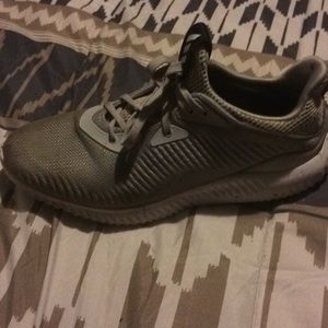 Adidas alpha bounce in great condition. Only 1pair